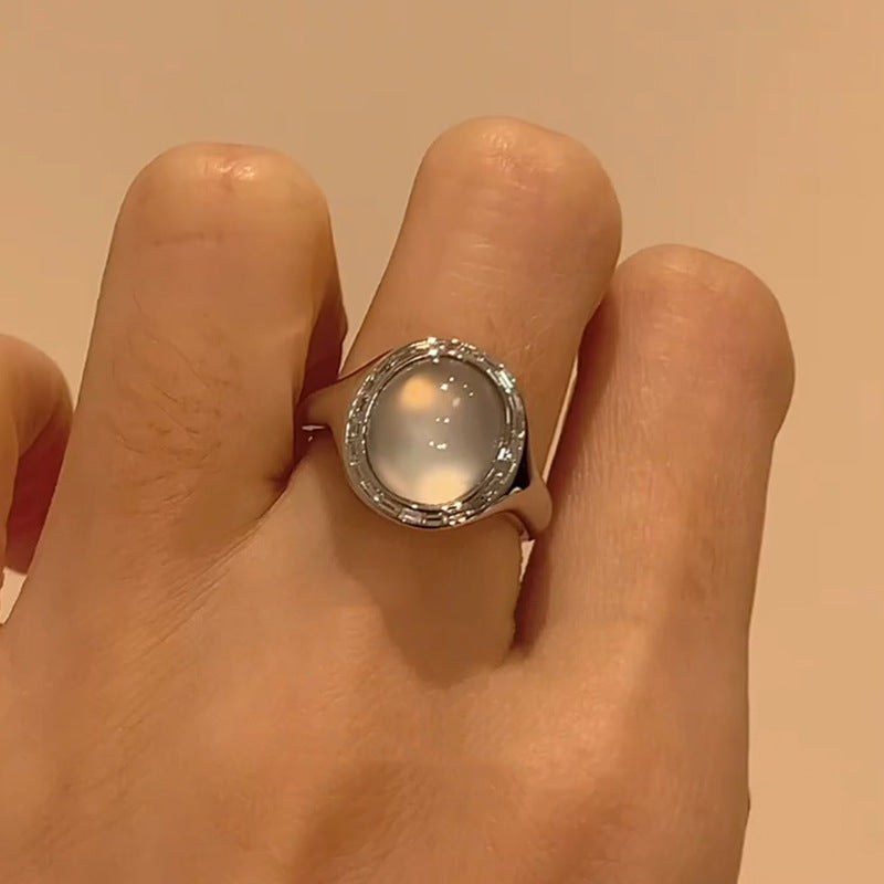 White Moonlight Oval Ring Women's Simple Exquisite High-end Fashion